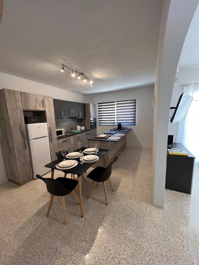 خليج سانت بول Modern Economy 2 Bedroom Apartment المظهر الخارجي الصورة